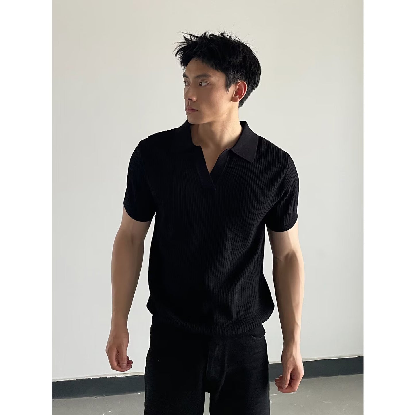 V-neck Slim-fit Lapel-striped Short-sleeve Knit